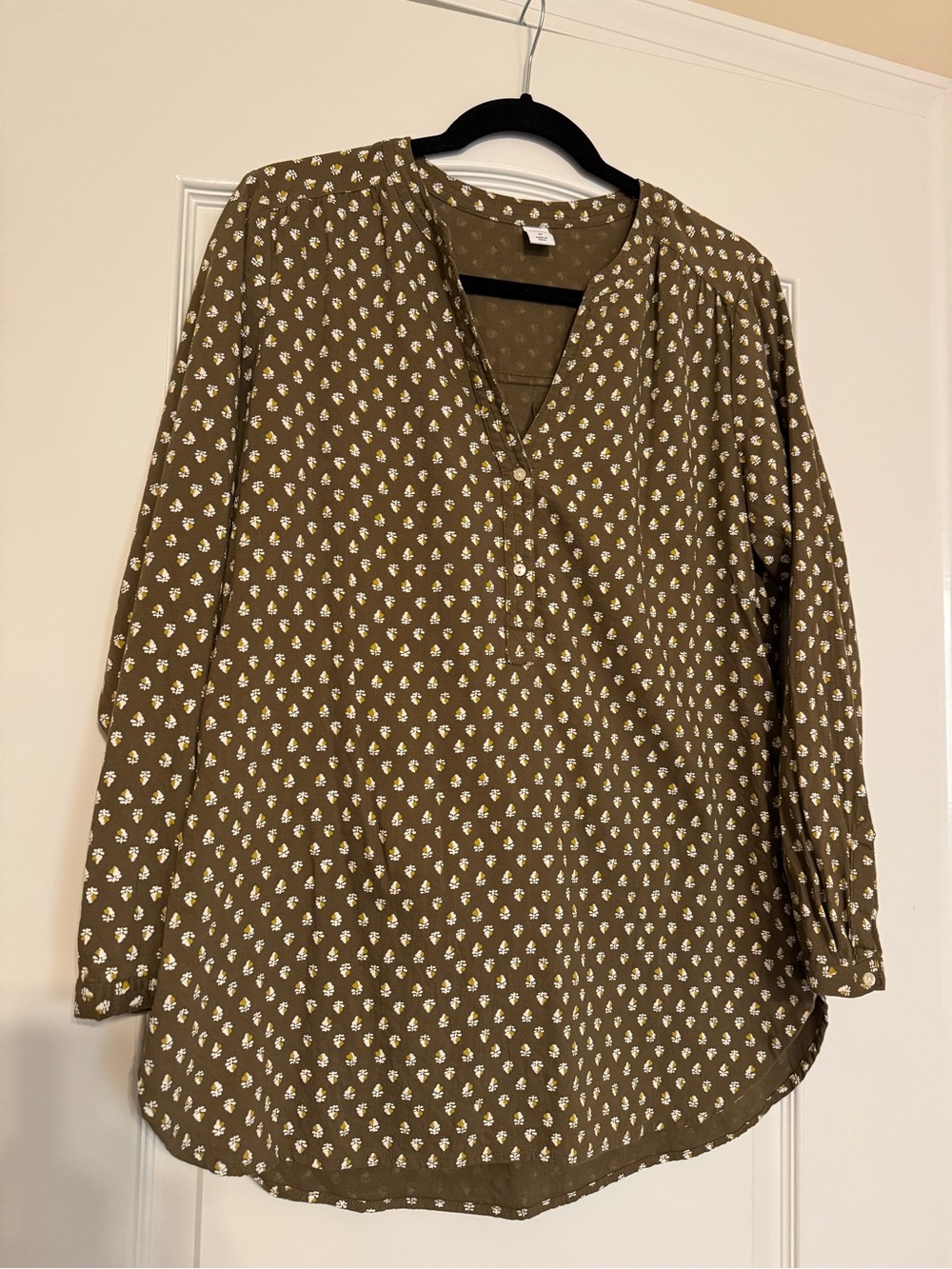 Old Navy Olive Floral Split V-Neck Tunic